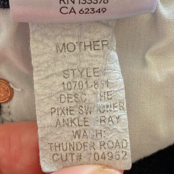 MOTHER The Pixie Swooner Ankle Fray High Rise Jeans in Thunder Road, Size 31 - Picture 14 of 16